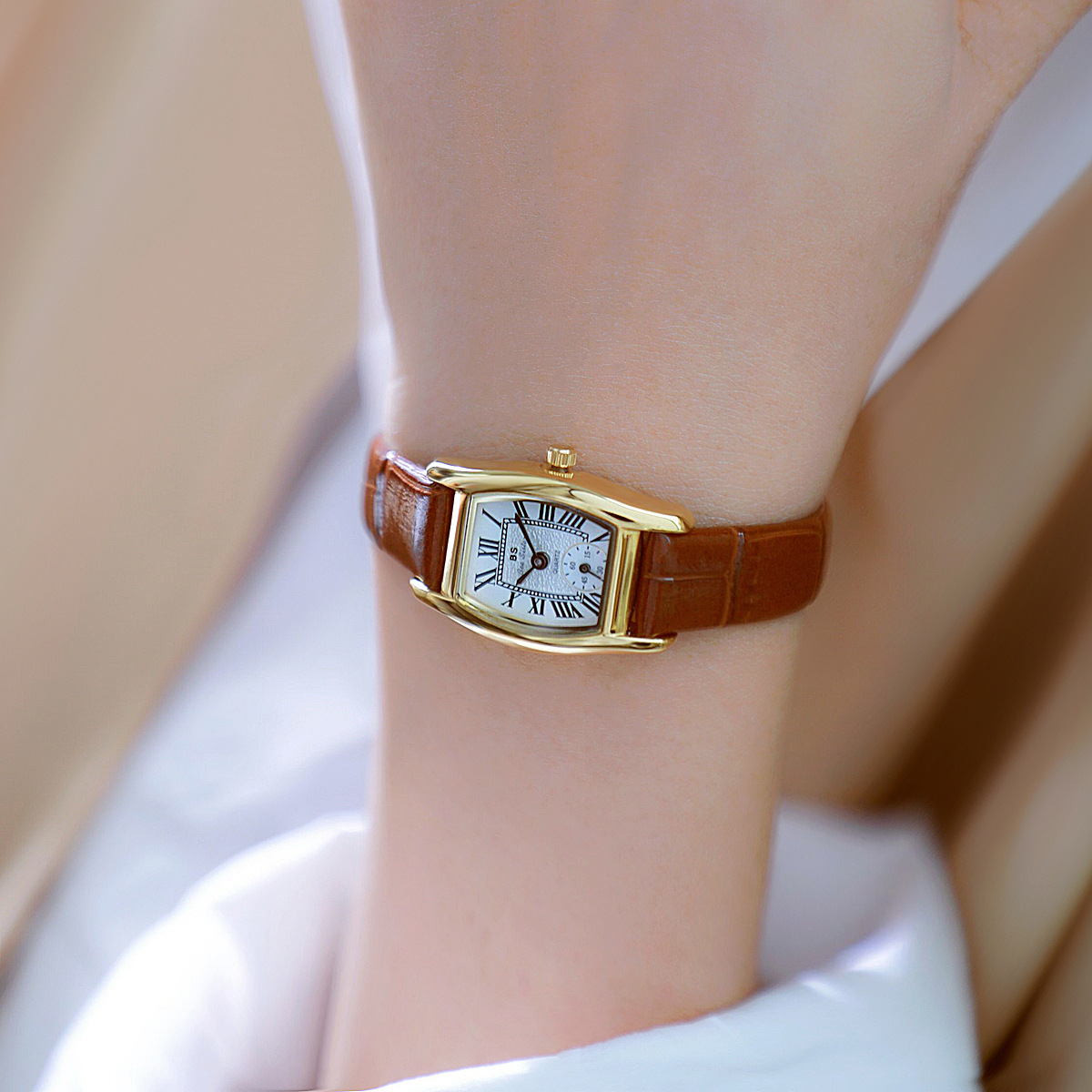 BS นาฬิกาผู้หญิงอเนกประสงค์สไต - Luxury Watch Index บทวิจารณ์และราคา