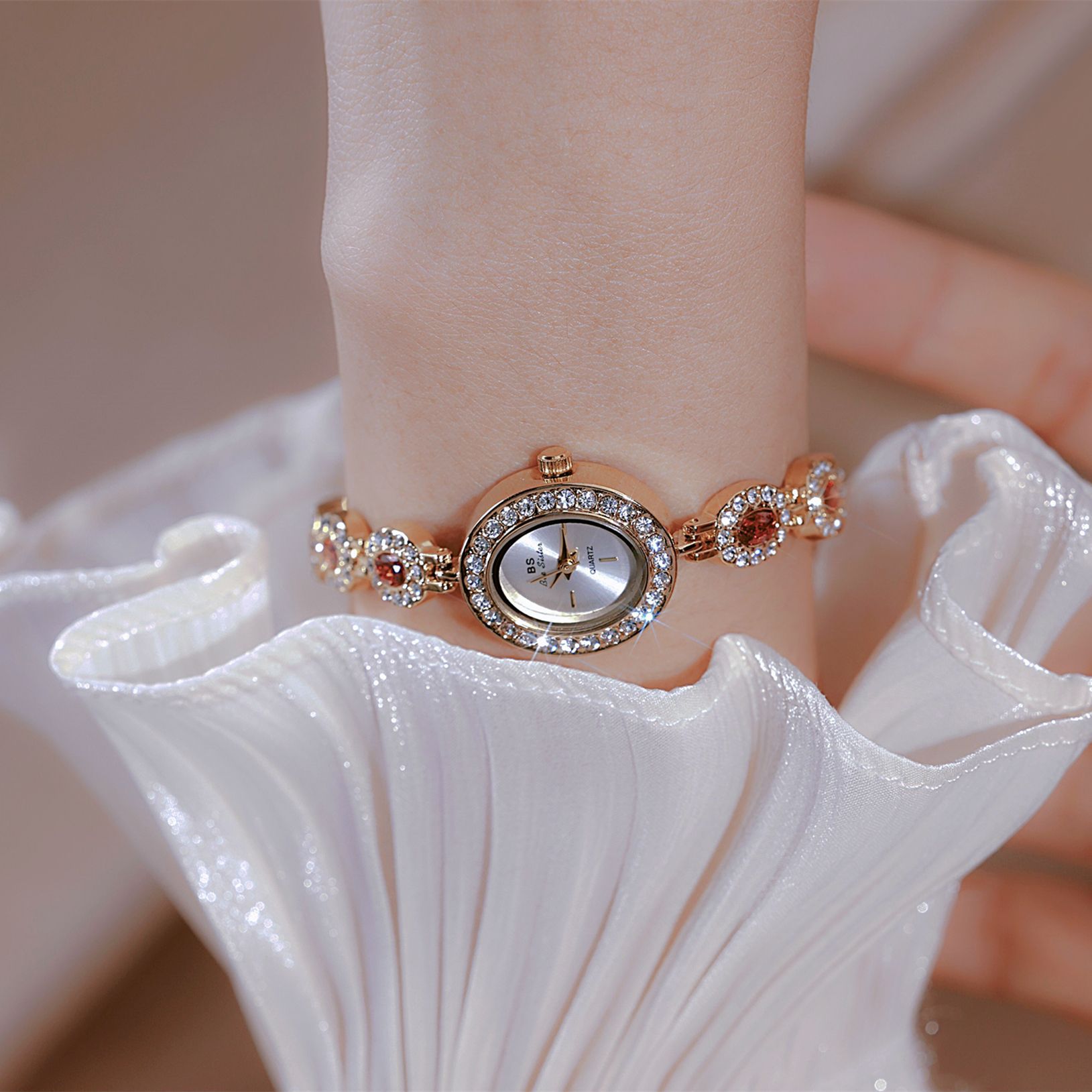 อุทัยใหม่ผู้หญิงนาฬิกาแบรนด์หร - Luxury Watch Index บทวิจารณ์และราคา