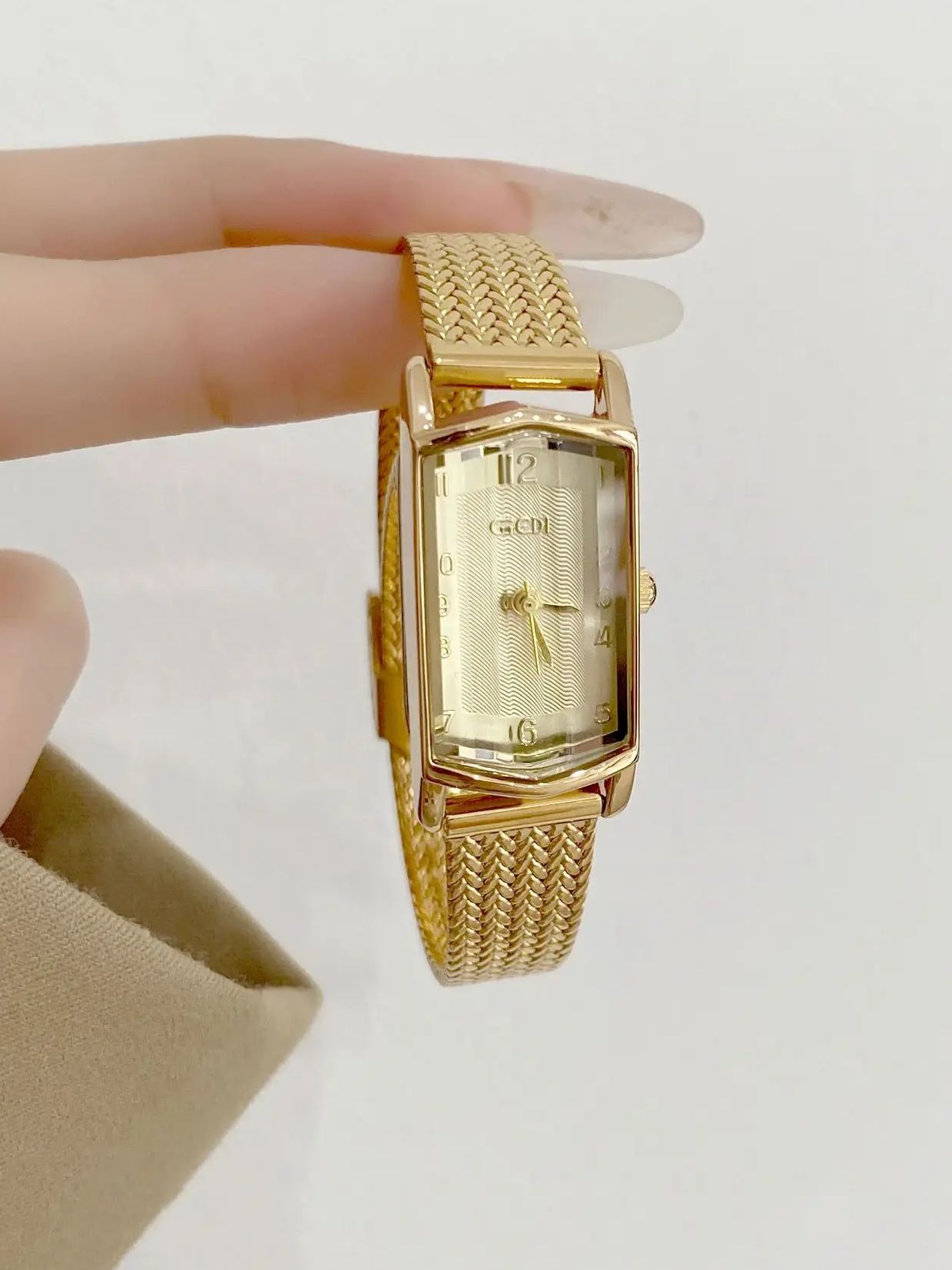นาฬิกาข้อมือผู้หญิงสไตล์วินเทจ - Luxury Watch Collection บทวิจารณ์และราคา