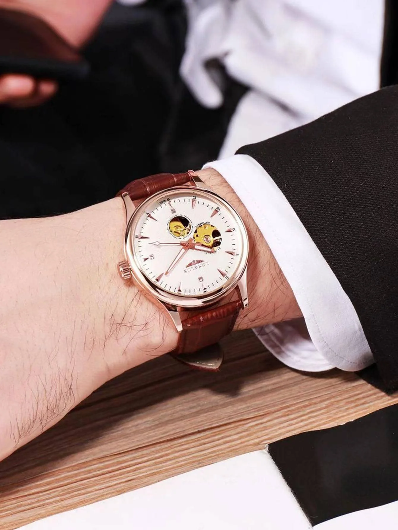 นาฬิกาอัตโนมัติ LONGLUX ดีไซน์ - Luxury Watch On Sale บทวิจารณ์และราคา