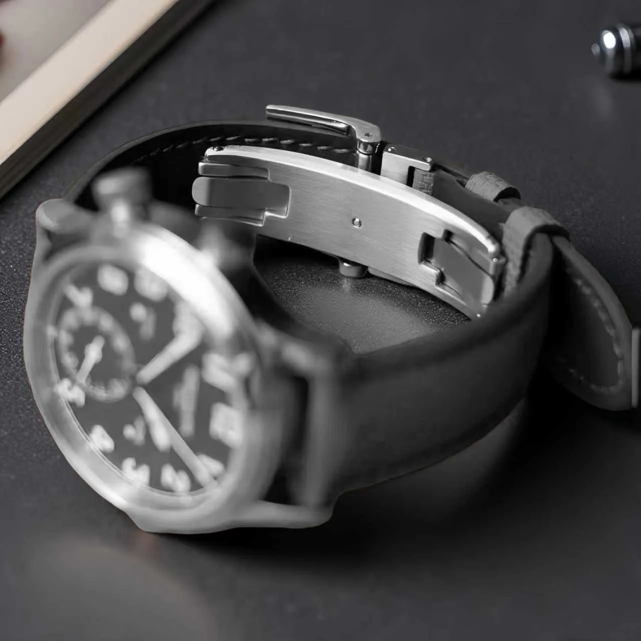 สายนาฬิกาแบบสปริงพร้อมตัวล็อคแ - Luxury Watch Unique บทวิจารณ์และราคา